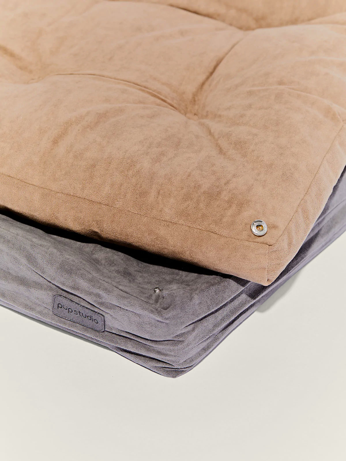 The Soft-Square Bed (Brown)